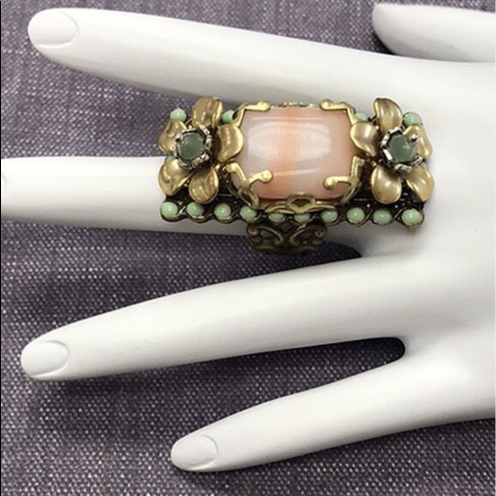 Gorgeous Coral w/Flowers Elongated Ring,NWT